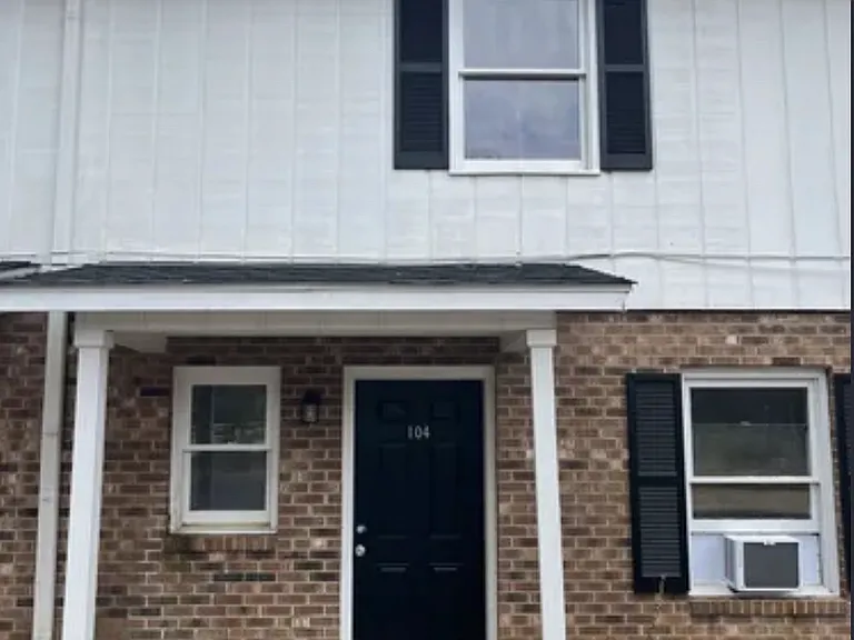 10624 Greensboro Rd #102 — Photo 1