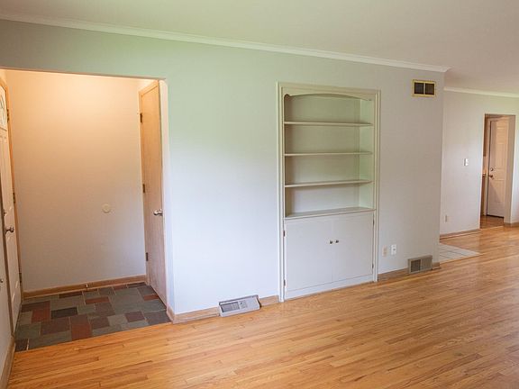 3rd image of 4129 Glenmawr Ave