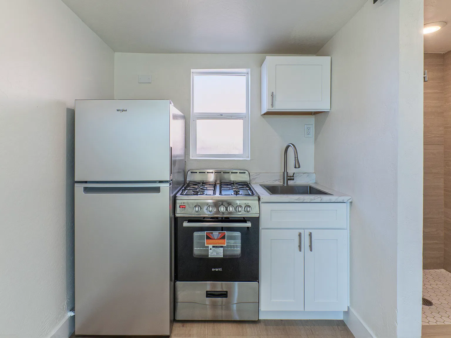 Studio, 270 sqft, $745 — Photo 2