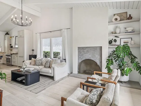 4352 Loma Riviera Ct, San Diego, CA 92110