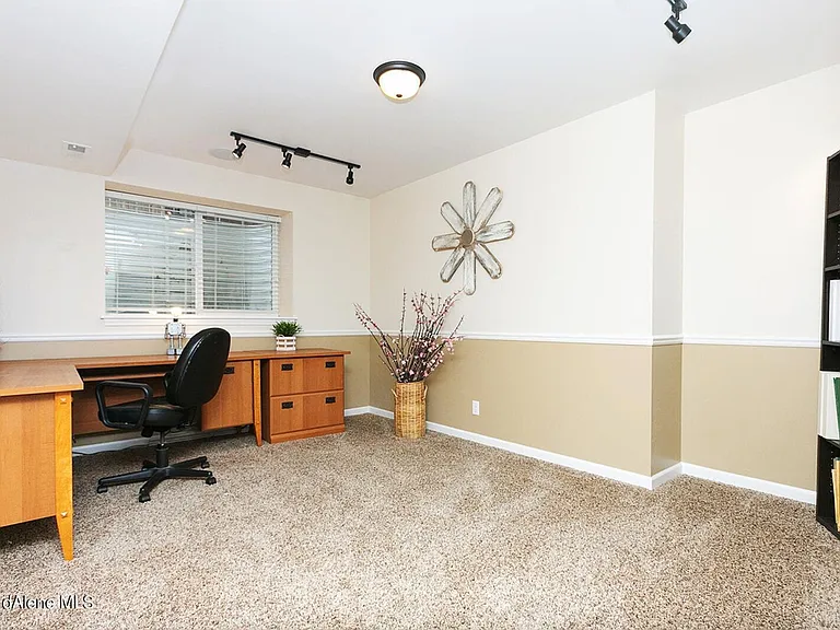 6113 N La Rochelle Dr — Photo 18