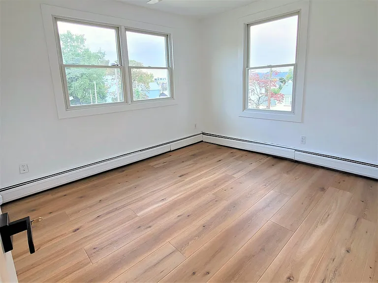 Room #3, 10'x11'