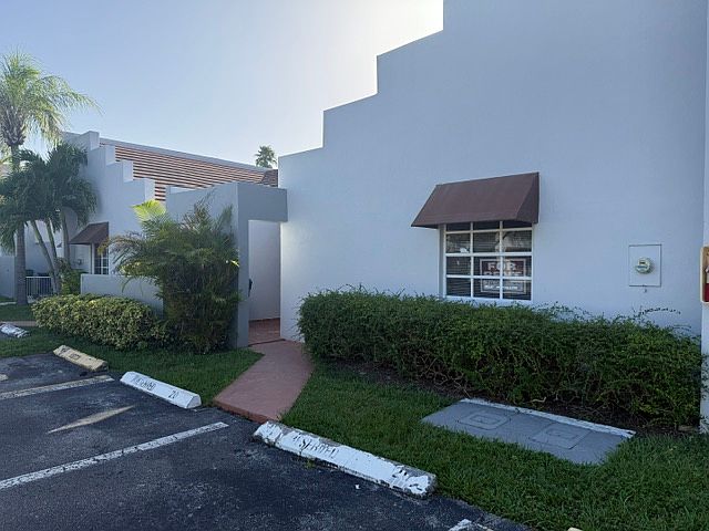 1st image of 10300 SW 154th Circle Ct APT 20