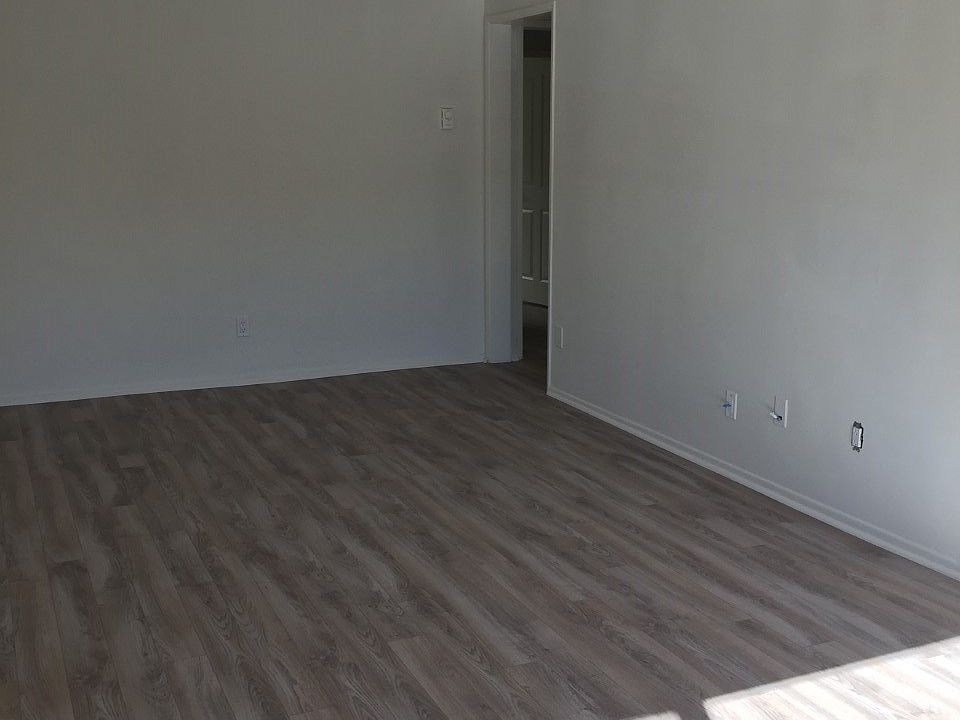 1st image of 949 Lincoln Blvd APT 5