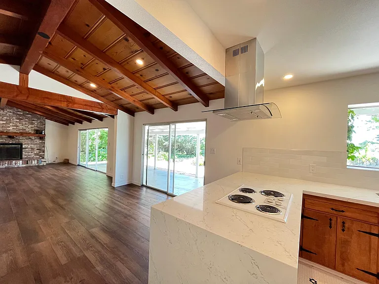 1121 Putter Ave — Photo 9