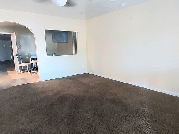 2nd image of 816 W 10th St