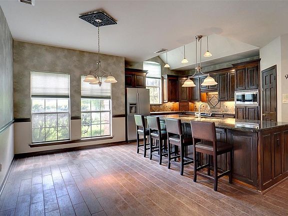 5th image of 400 Bosque Cir