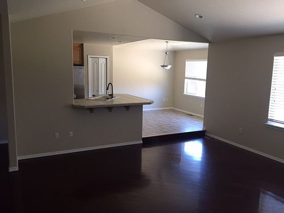 5th image of 2465 NE 7th Ln