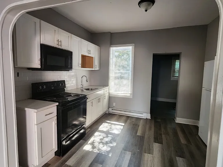 4413 Elizabeth St — Photo 6