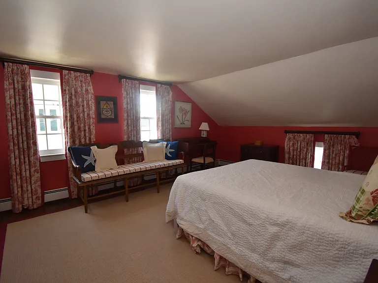 15 Trumbull St — Photo 13