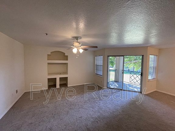 2nd image of 7360 Westpointe Blvd APT 121