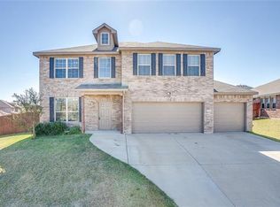 10401 Prairie Heights Ct, Fort Worth, TX 76108