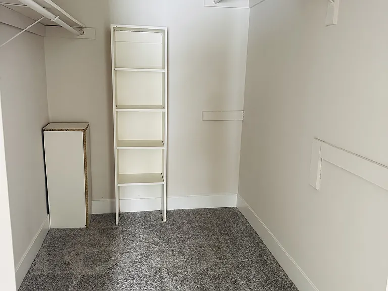 Parkmead Apartments — Photo 21