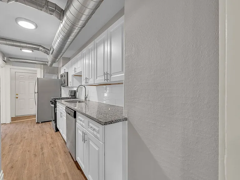 4220 Harrison St — Photo 2