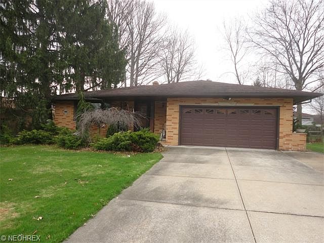 1st image of 910 E Decker Dr