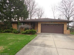 910 E Decker Dr, Seven Hills, OH 44131