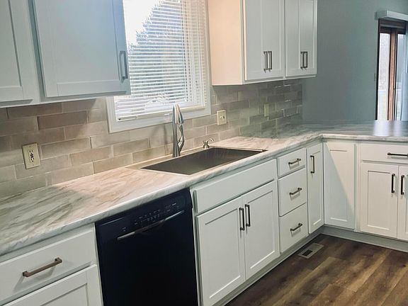 2nd image of 333 Mel Kay Way
