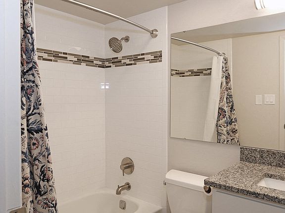 4175/4185 2 Bedroom Apartment