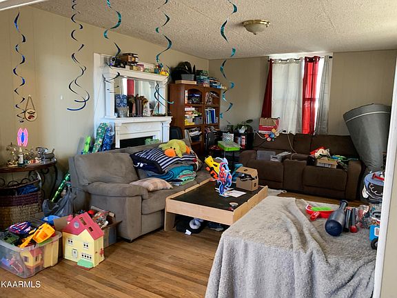 3rd image of 107 Woodlawn Dr