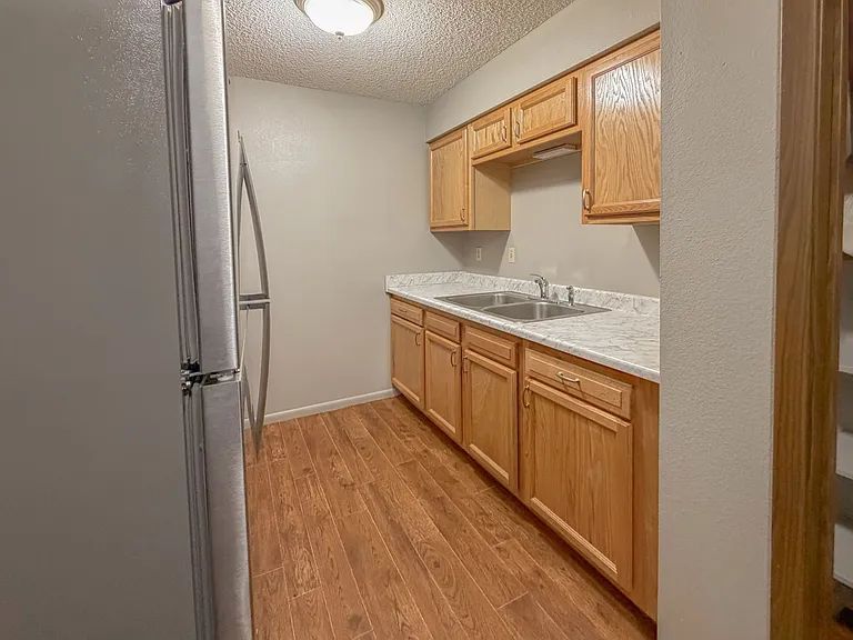 408 E Dawn St — Photo 22