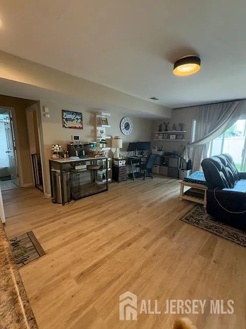 1 bed, 1.0 bath, 550 sqft, $2,000 — Photo 3