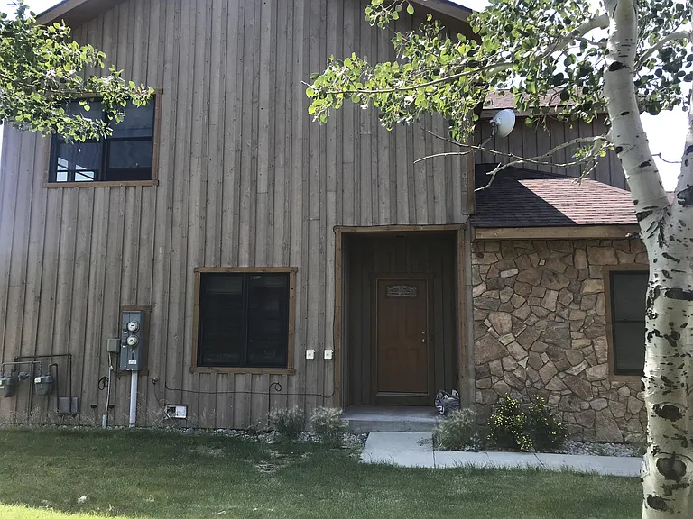 125 Mulligan Ln — Photo 2