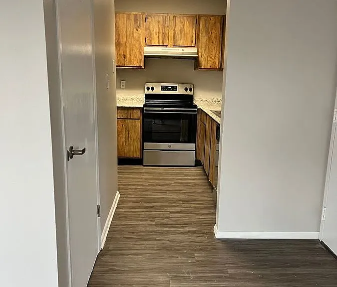 1181 Abbey Ln #D8 — Photo 2