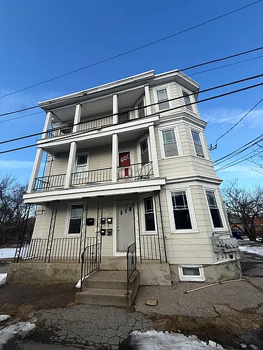 11 Roosevelt St #3R Photo 1