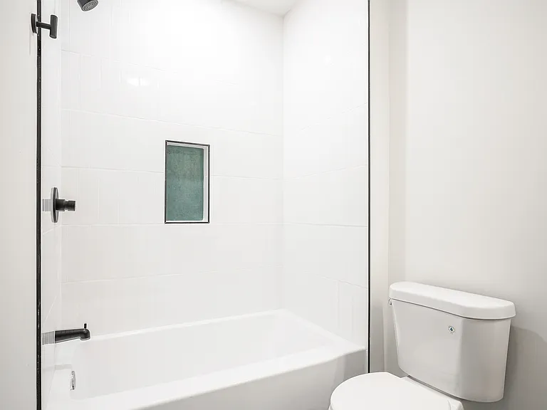 2028 Moore St #1 — Photo 8