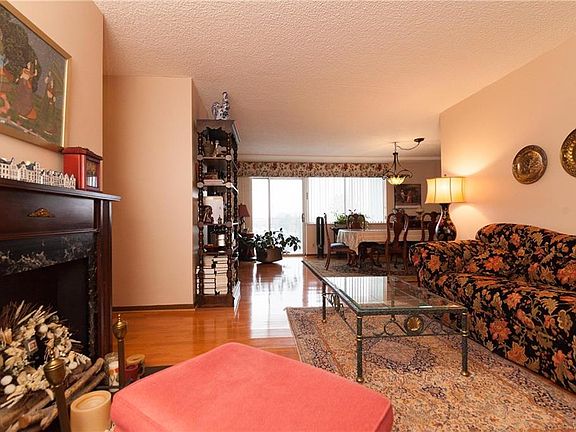 3rd image of 1088 Delaware Ave #5IJ