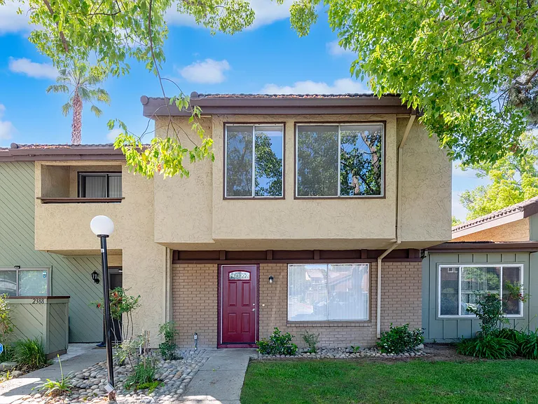 2386 Lava Dr — Photo 1