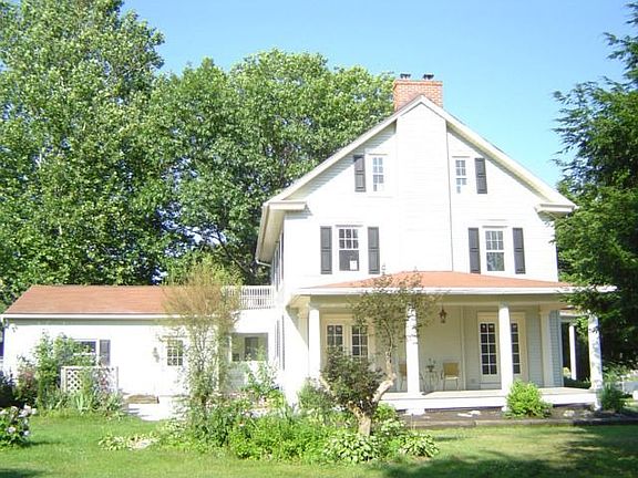 Side VIew with 2 car garage
