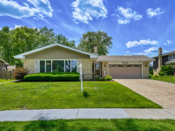 532 Summit Dr, Schaumburg, IL 60193