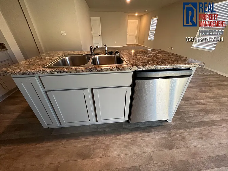 2248 Bentwood Dr — Photo 4