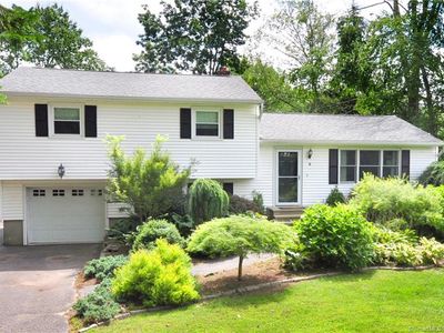 38 Stoneleigh Rd, Watertown, CT, 06795