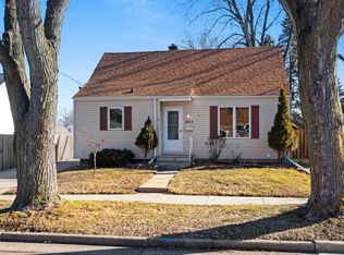 1012 S Walden Ave, Appleton, WI 54915
