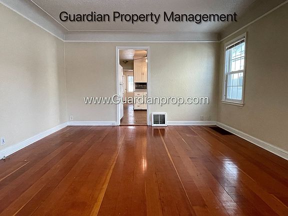3rd image of 4618-4620 Cedar Ave S #4618