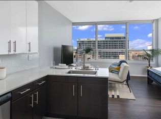 200 S Halsted St #1009, Chicago, IL 60661