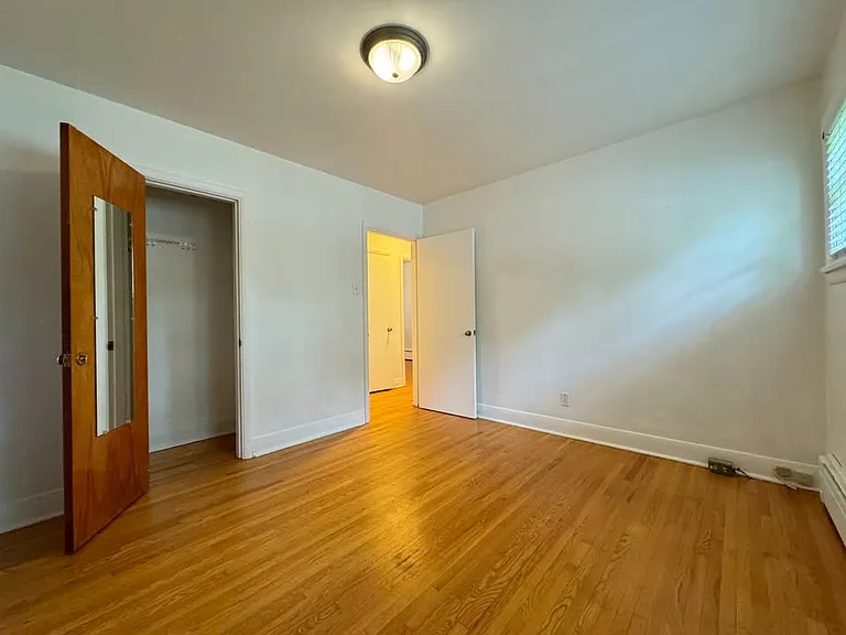 73 Eugenia St #UPPER LEVEL — Photo 16