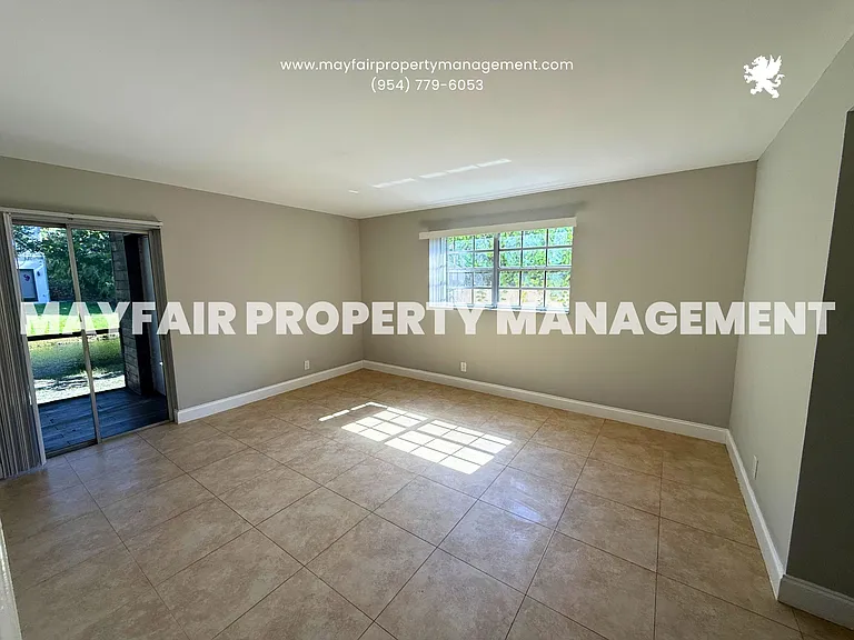 10534 NW 29th Ct — Photo 5