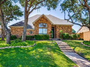 1622 Crooked Creek Dr, Carrollton, TX 75007