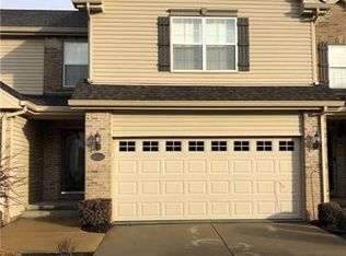 6833 Hampshire Ct, Maryville, IL 62062