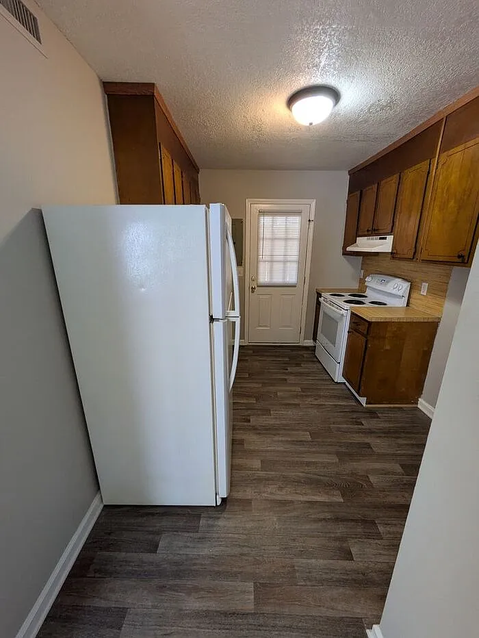 1 bed, 1.0 bath, 900 sqft, $825 — Photo 4