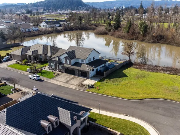 395 Ironwood Loop, Creswell, OR 97426