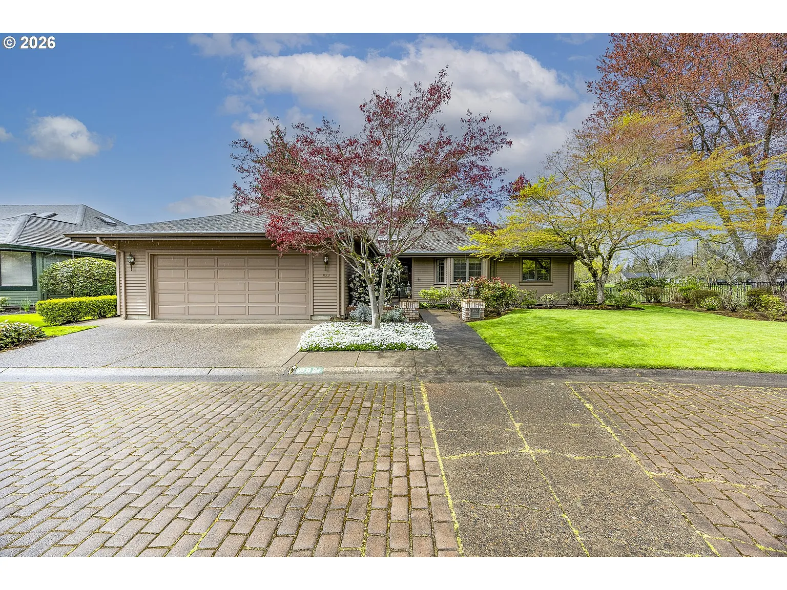 982 Shaughnessy Ln photo 1