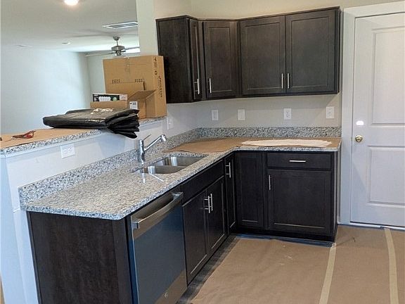 4th image of 21305 Rutledge Ave