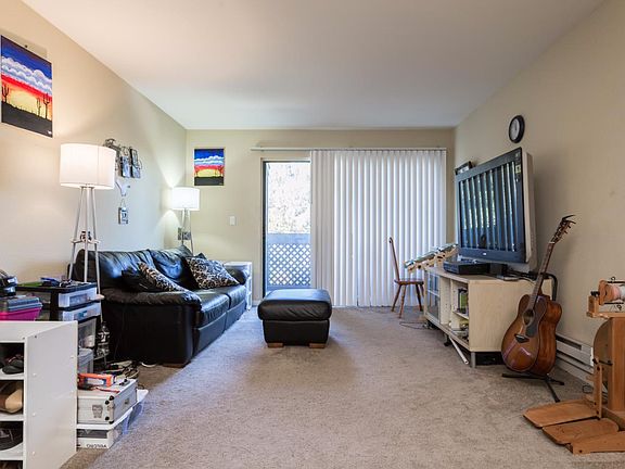 3rd image of 878 Catkin Ct