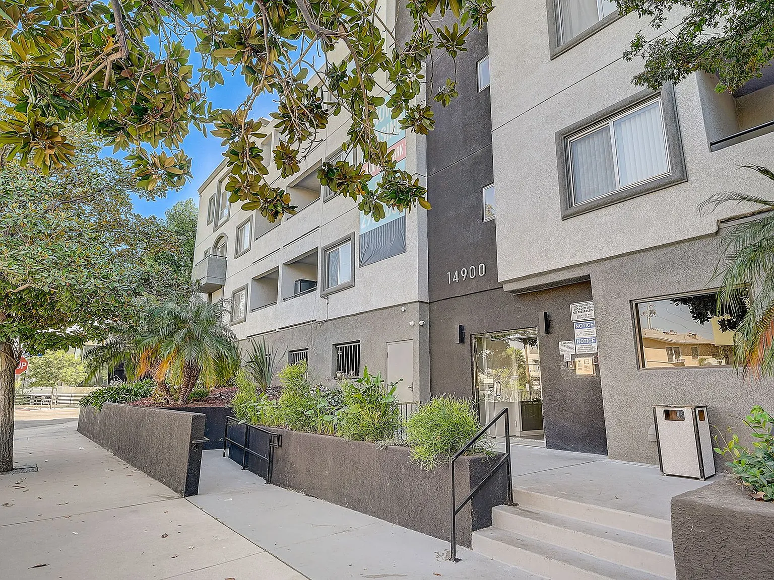 14900 Moorpark Street — Photo 1