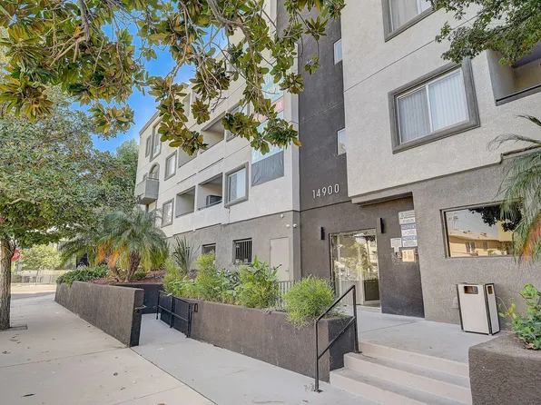 14900 Moorpark Street
