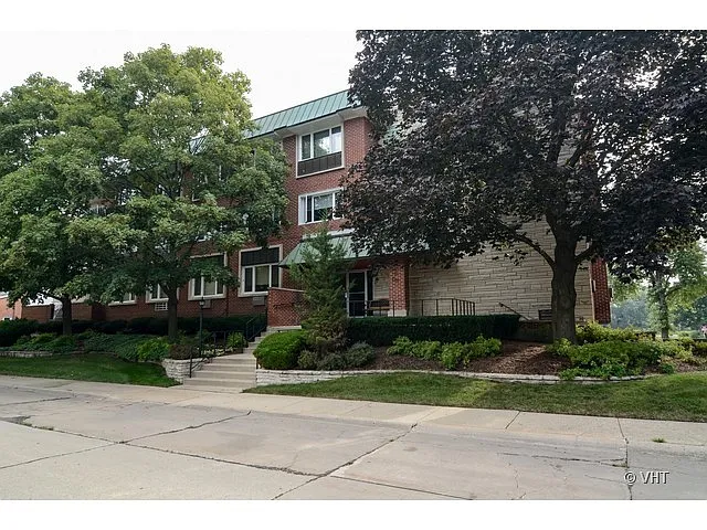 101 N Peartree Ln APT 103 photo 1
